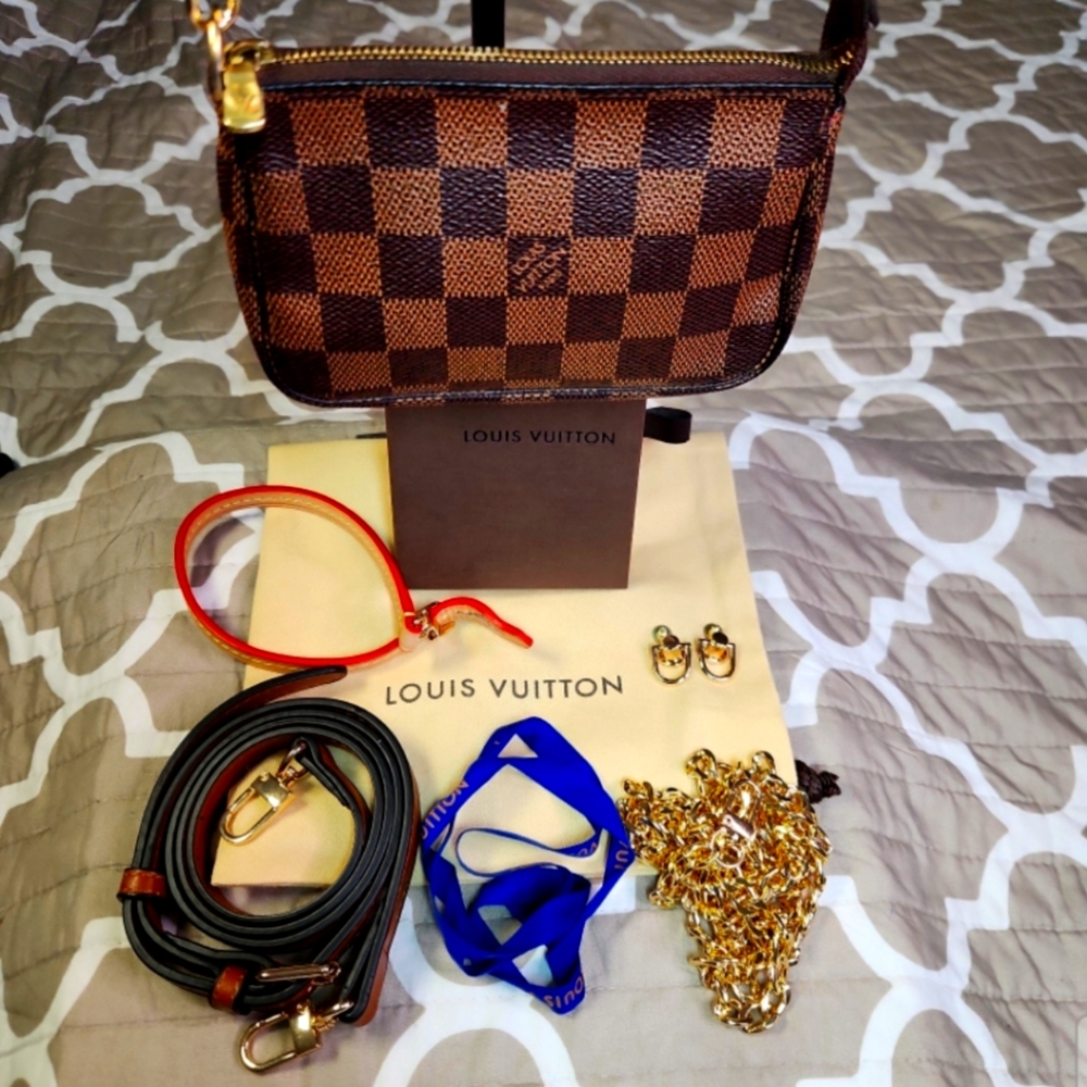 Louis Vuitton Mini Pochette Damier Ebene Pouch/Purse DATE STAMPED SF2146 w/COA